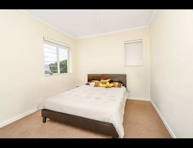 2 BEDROOM APARTMENT FOR SALE IN BRYANSTON